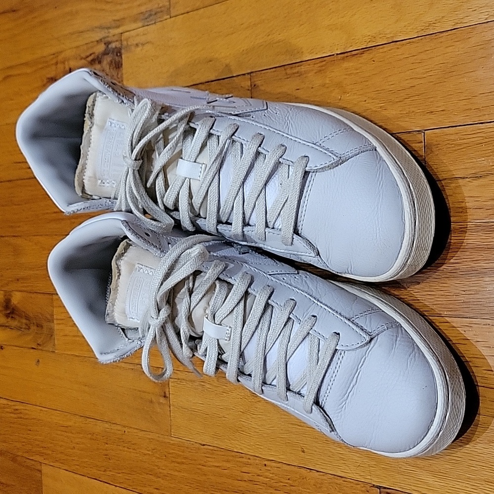 Women's Grayish White Pro Leather Converse